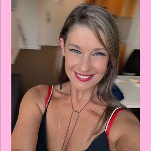 Meet your Posher, Deborah